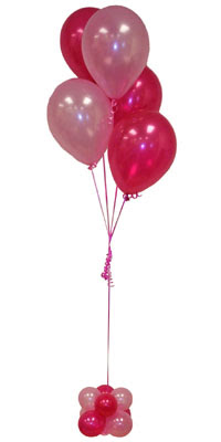 Sevdiklerinize 17 adet uçan balon demeti yollayin.  İstanbul Çiçek Satışı çiçekçi mağazası 