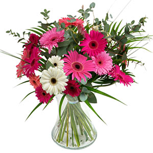 15 adet gerbera ve vazo çiçek tanzimi  İstanbul Çiçek Satışı online çiçek gönderme sipariş 