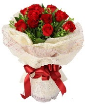 12 adet kırmızı gül buketi  İstanbul Çiçek Satışı anneler günü çiçek yolla 