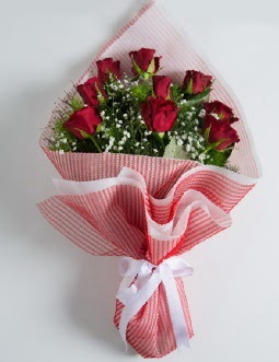 9 adet kırmızı gülden buket  İstanbul Çiçek Satışı çiçek satışı 