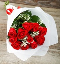 9 kırmızı gülden buket çiçeği  İstanbul Çiçek Satışı çiçek gönderme 