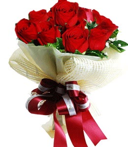 9 adet kırmızı gülden buket tanzimi  İstanbul Çiçek Satışı çiçek gönderme sitemiz güvenlidir 