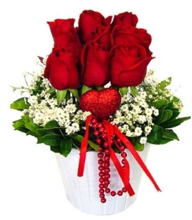 9 kırmızı gül seramik ve kalp çubuk  İstanbul Çiçek Satışı çiçek gönderme 