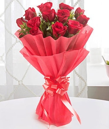 12 adet kırmızı gülden modern buket  İstanbul Çiçek Satışı çiçek yolla 