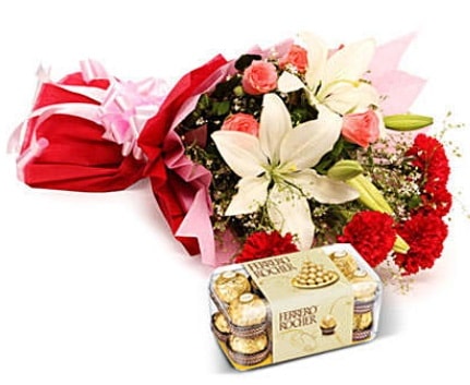 Karışık buket ve kutu çikolata  İstanbul Çiçek Satışı çiçek , çiçekçi , çiçekçilik 