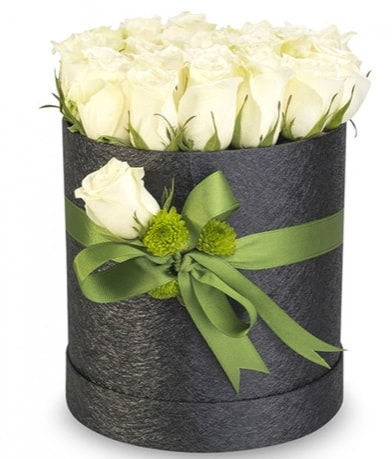 27 adet beyaz gülden görsel kutu çiçeği  İstanbul Çiçek Satışı çiçekçiler 