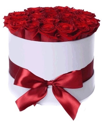33 adet kırmızı gül özel kutuda kız isteme   İstanbul Çiçek Satışı çiçekçiler 
